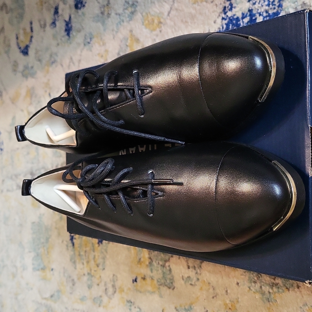 Cole Haan Grand Ambition Lace Up size 9